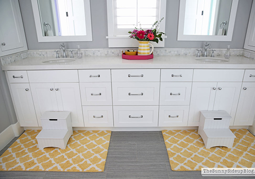 Girls’ Bathroom – Organized Drawers