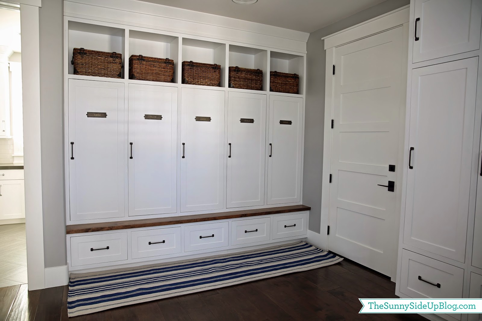 https://www.thesunnysideupblog.com/wp-content/uploads/2014/06/mudroom-nautical-runner.jpg