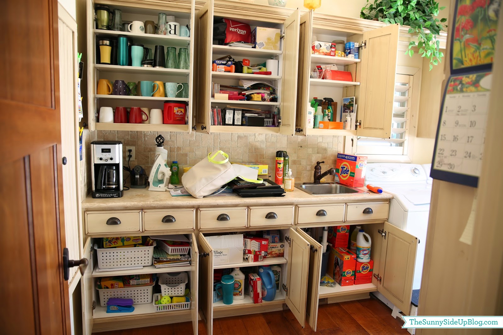 Organized laundry room - The Sunny Side Up Blog