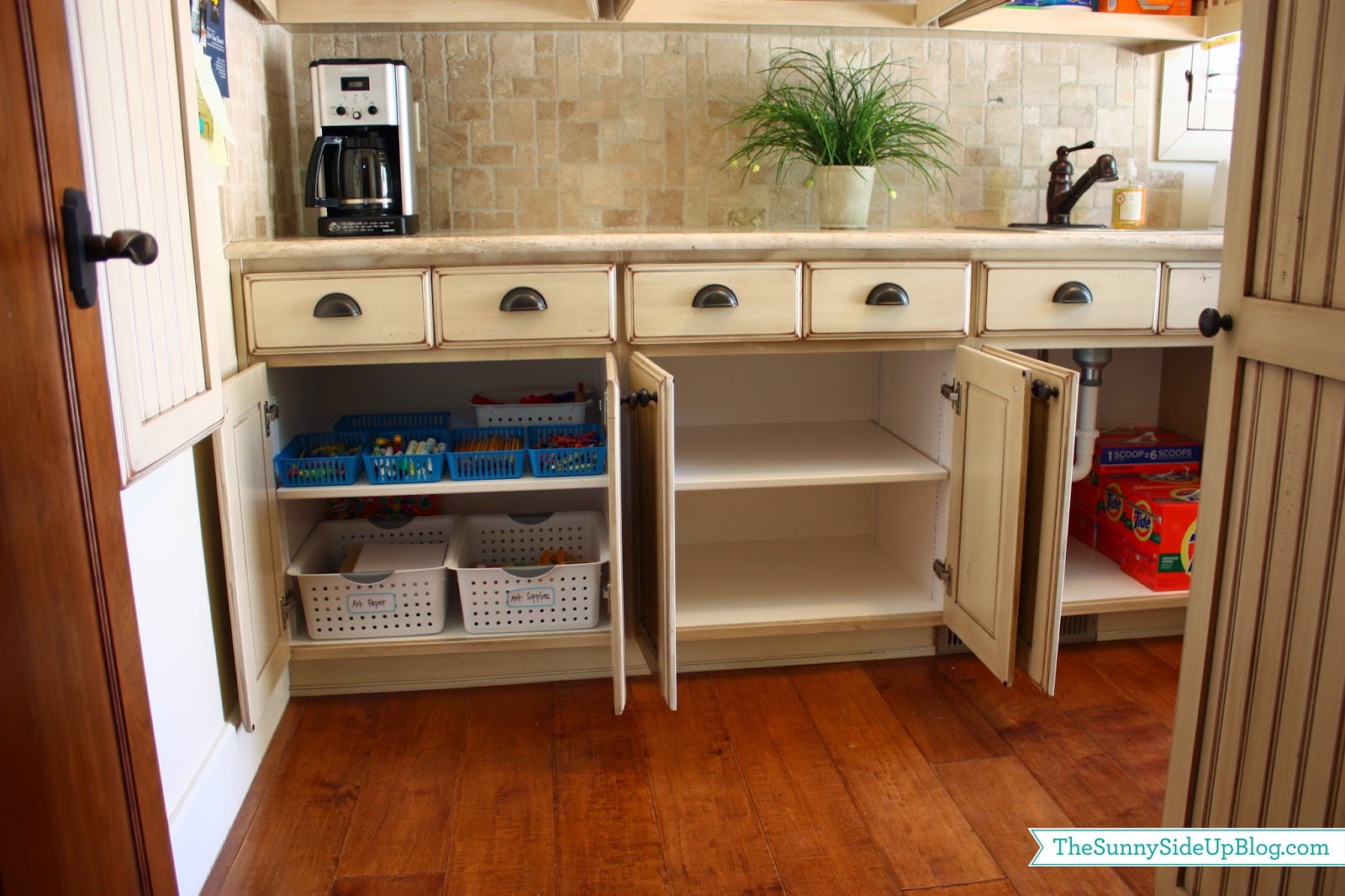 Organized laundry room - The Sunny Side Up Blog