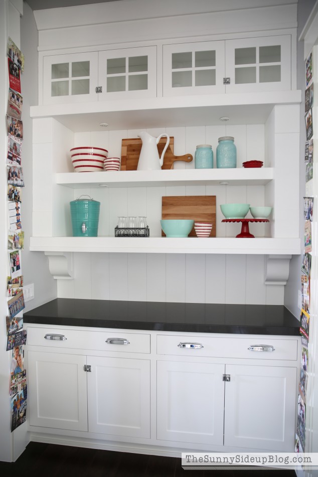 open-shelf-styling-in-kitchen