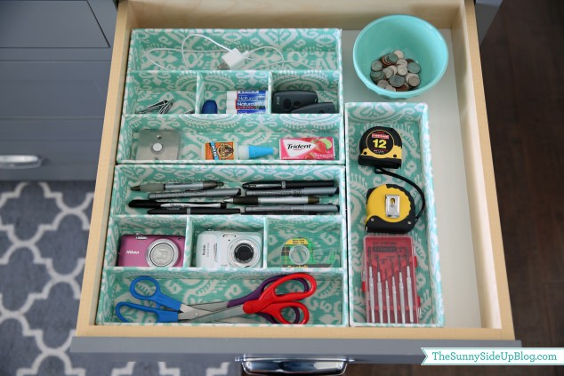 organized-kitchen-drawer