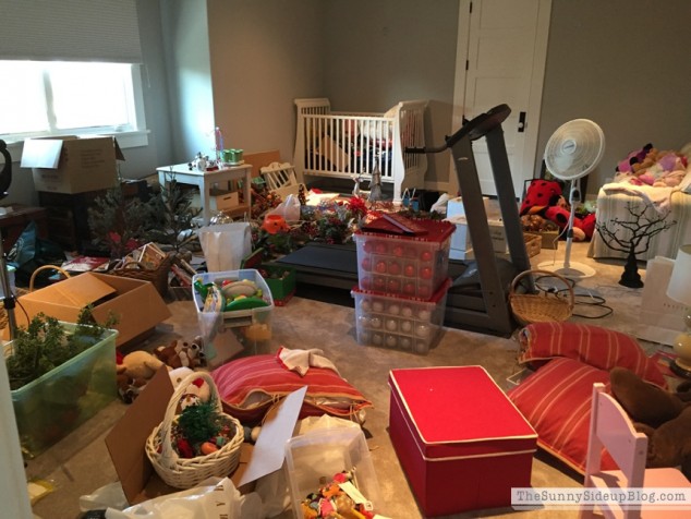 organized attic organized holiday decor_0003