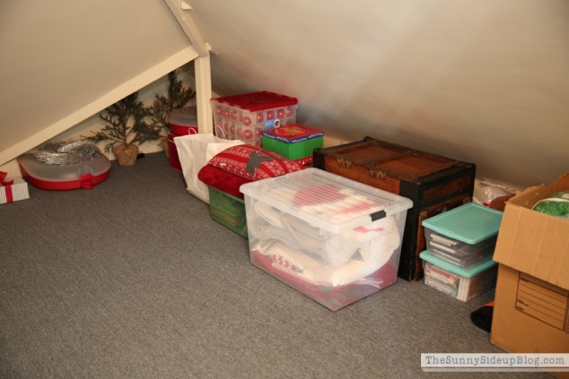 organized attic organized holiday decor_0008