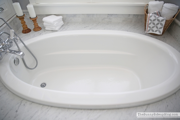 kohler-tub-faucet-in-master-bath