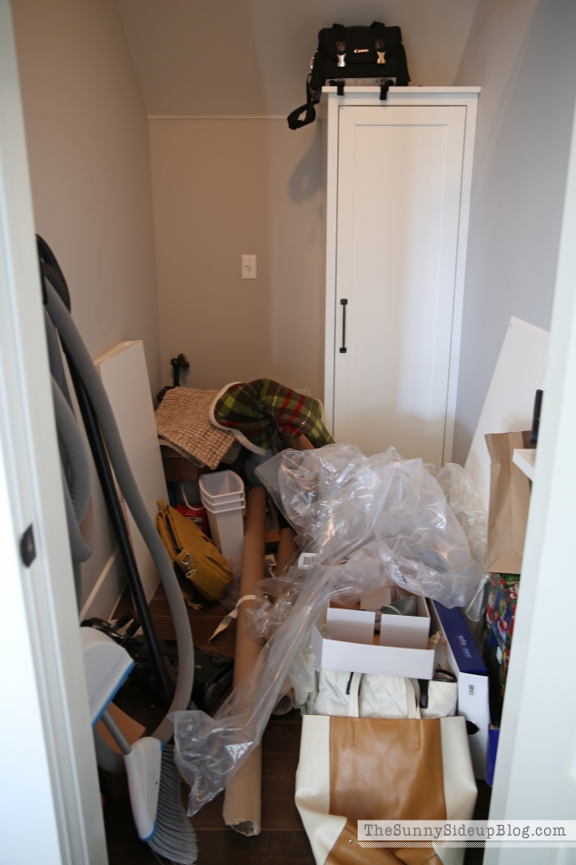 messy-closet