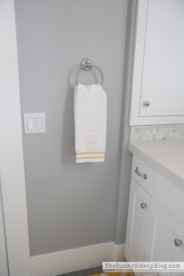 letter-E-towel