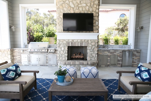 outdoor-tv-and-bbq