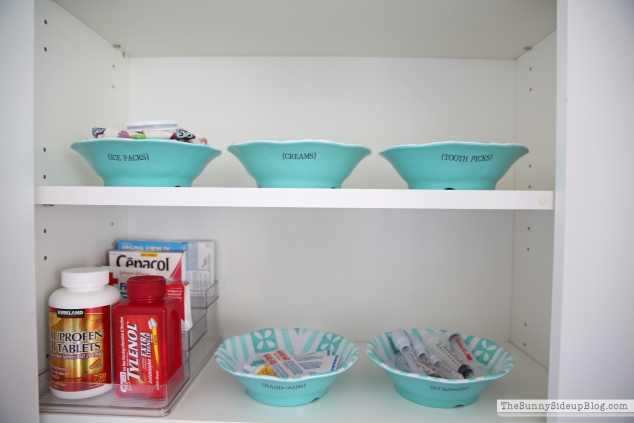 organizing-spices-with-bowls