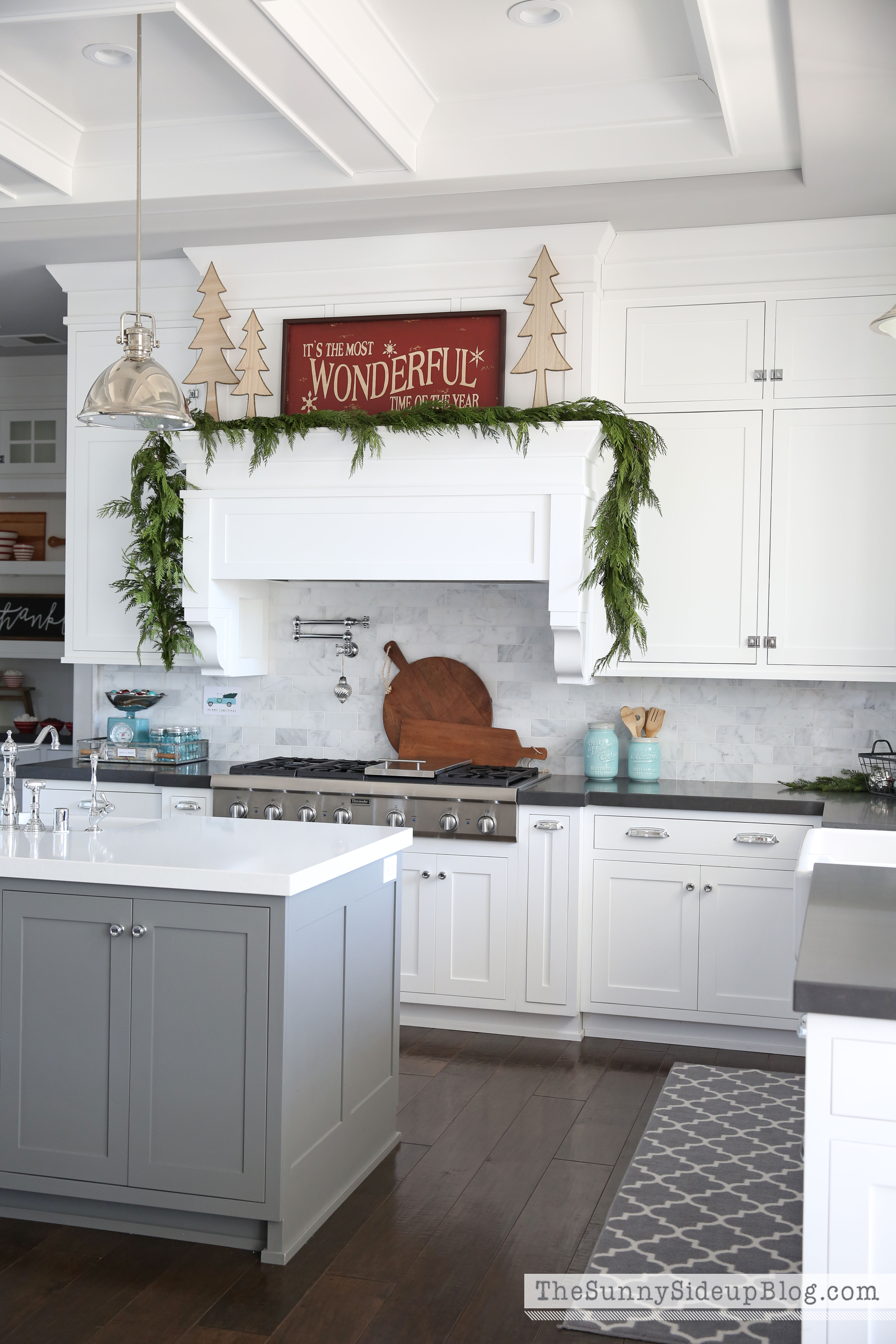 Christmas in the kitchen (Warm and Cozy Christmas Home Tour)