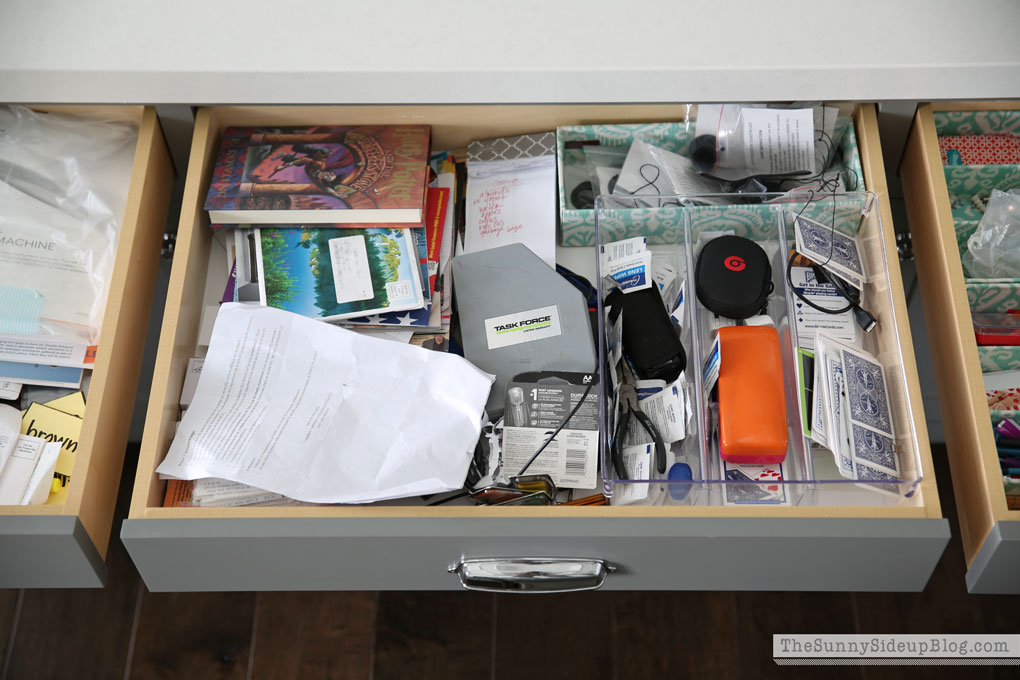 organized-kitchen-drawers