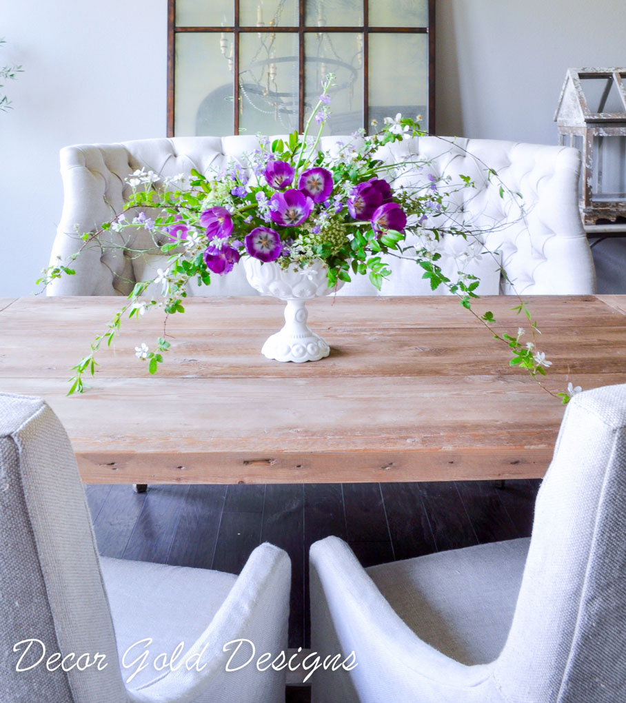 How-to-Decorate-with-a-Glass-Vase-1