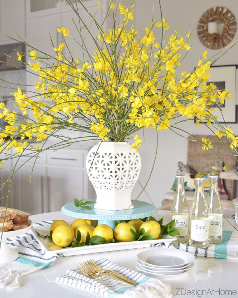 slidbane ugentlig beslag 15 Ways to Style a White Vase - The Sunny Side Up Blog