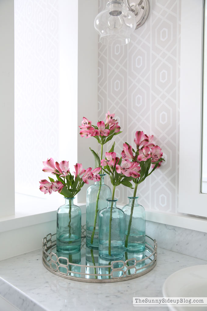 pink-flowers-blue-vases