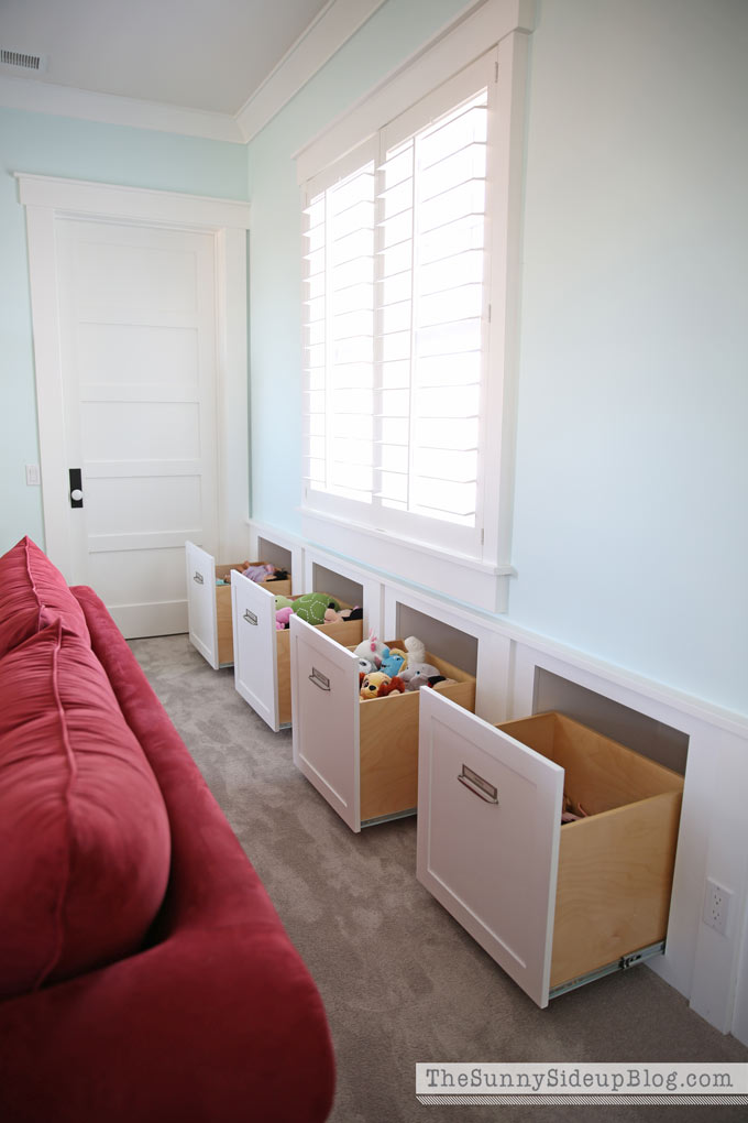 built-in-pull-out-drawers