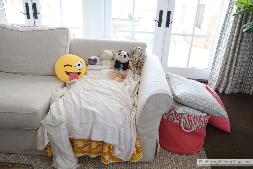 stuffed-animals-on-the-couch