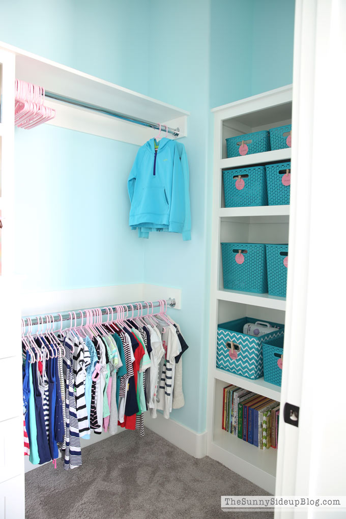 organized-childrens-closet
