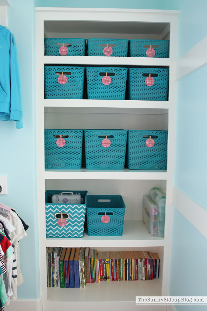 organized-closet-bins