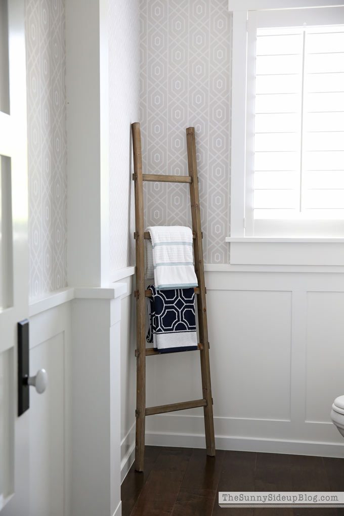 towels-on-a-ladder