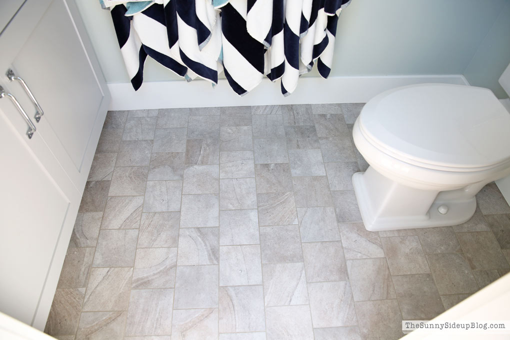 pool-bathroom-square-tile