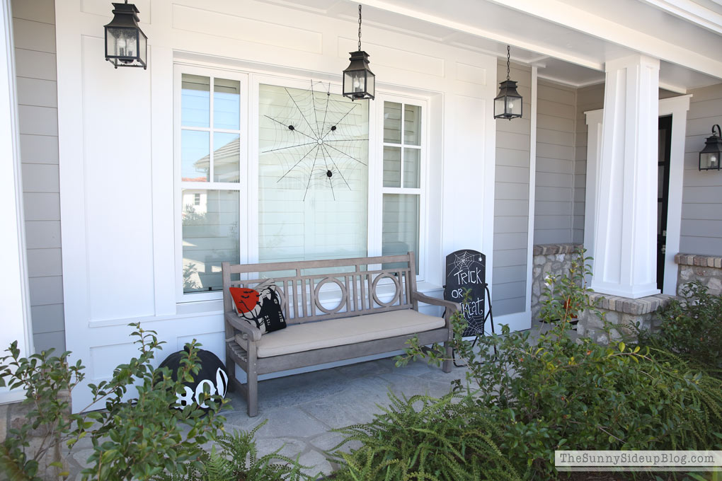 halloween-inspired-porch