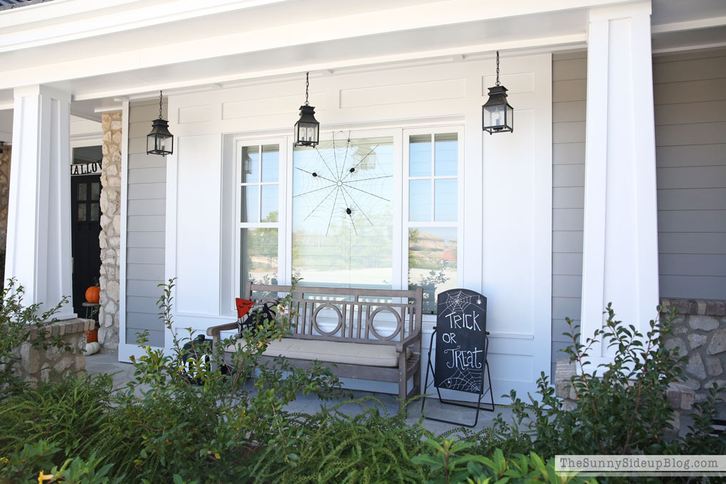 halloween-on-the-front-porch