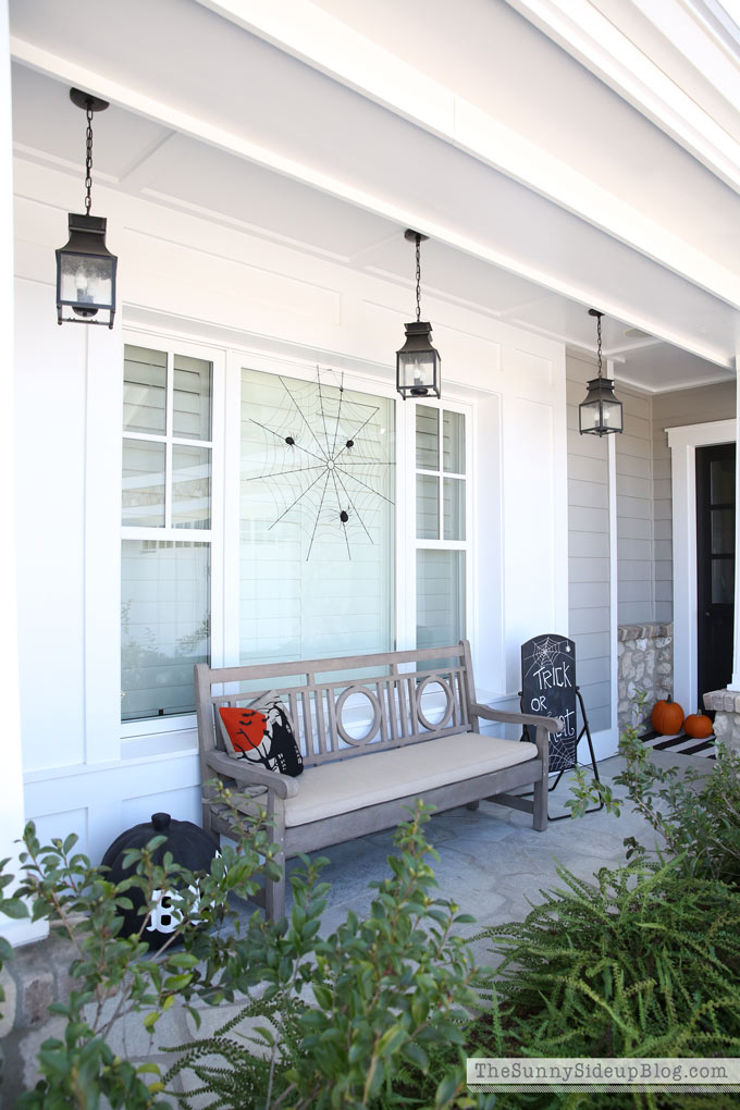 halloween-porch-bench