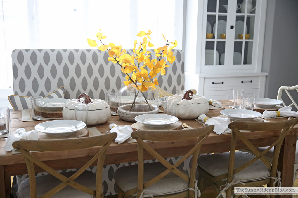 simple-neutral-thanksgiving-table