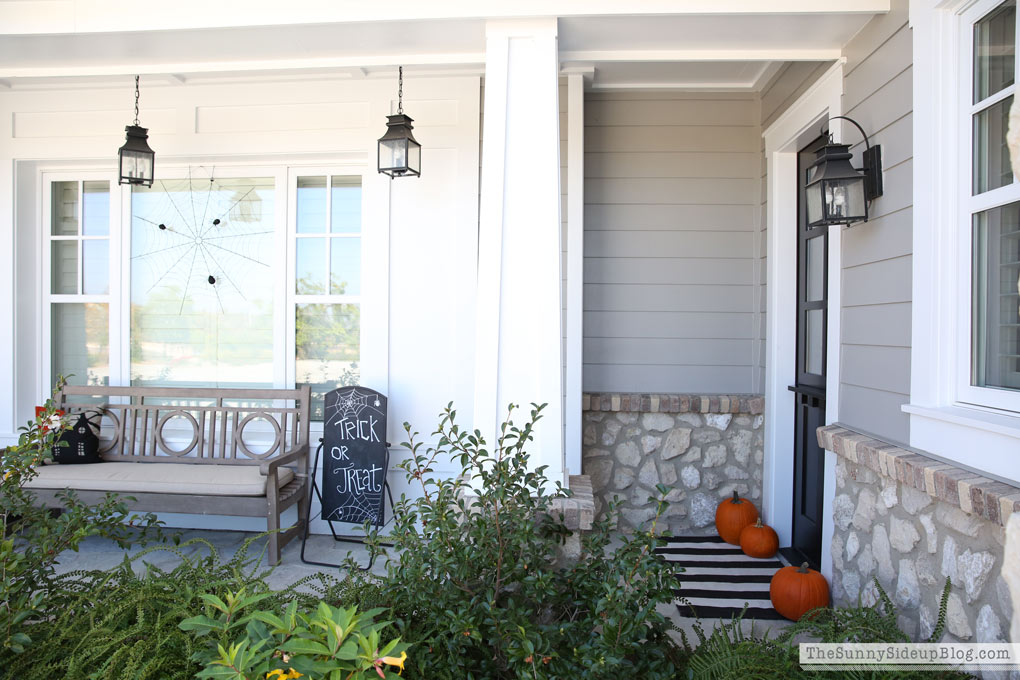 white-craftsman-porch