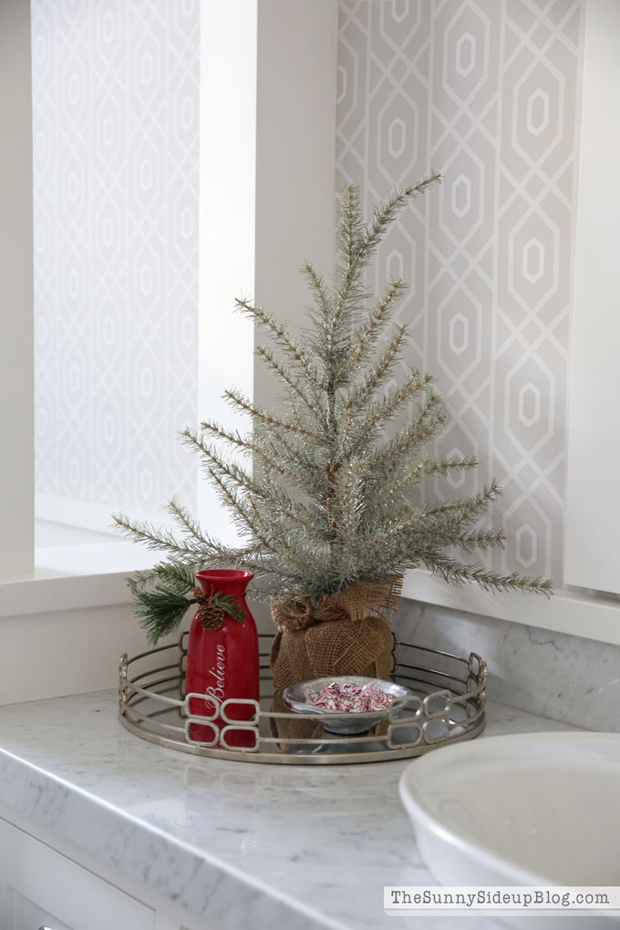 Christmas Powder Bathroom (12 Days of Holiday Homes) - The Sunny ...