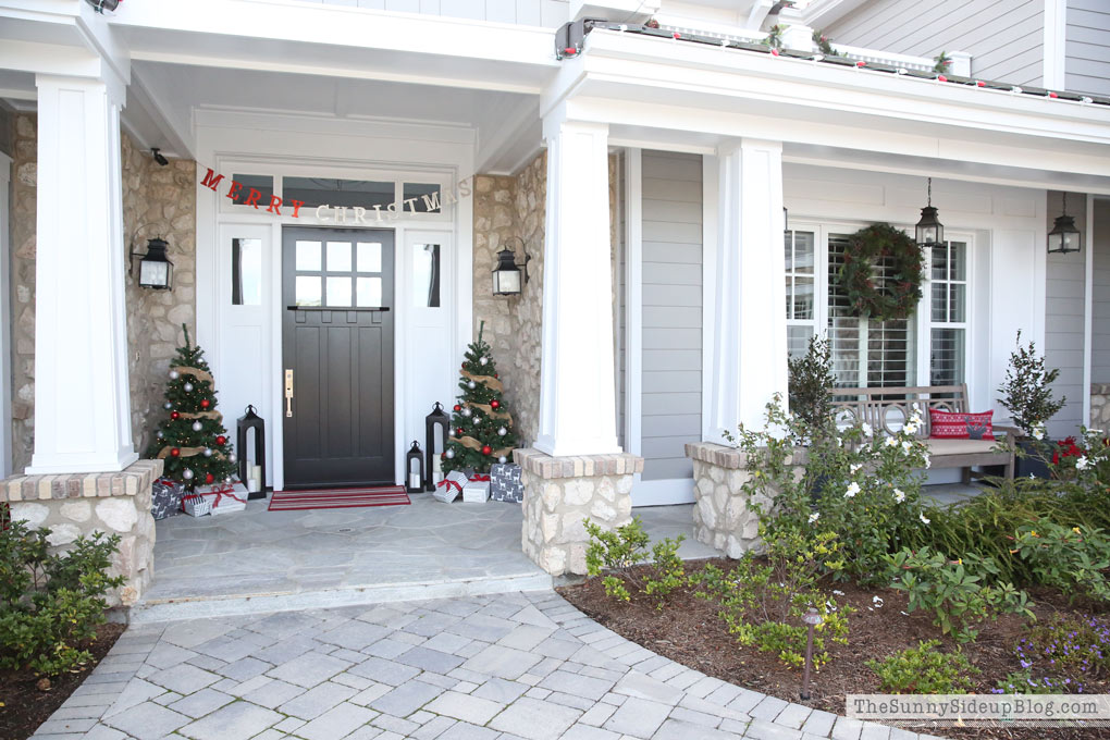 craftsman-christmas-porch-decor