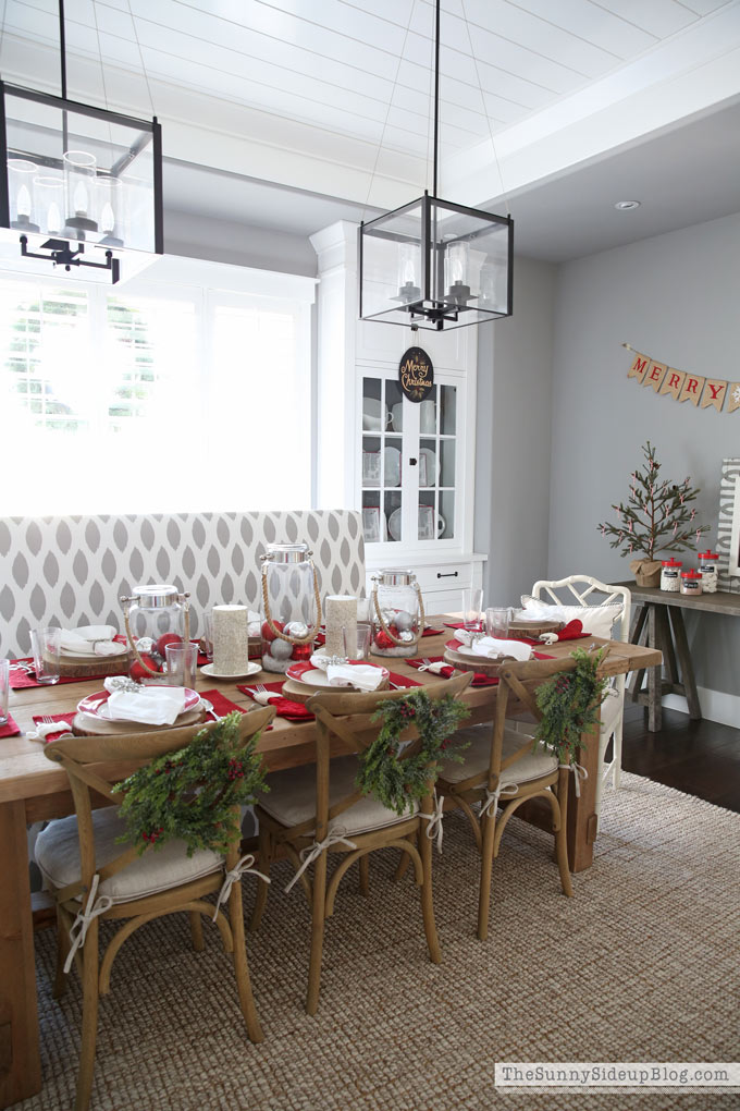 formal-dining-room-hot-chocolate-station