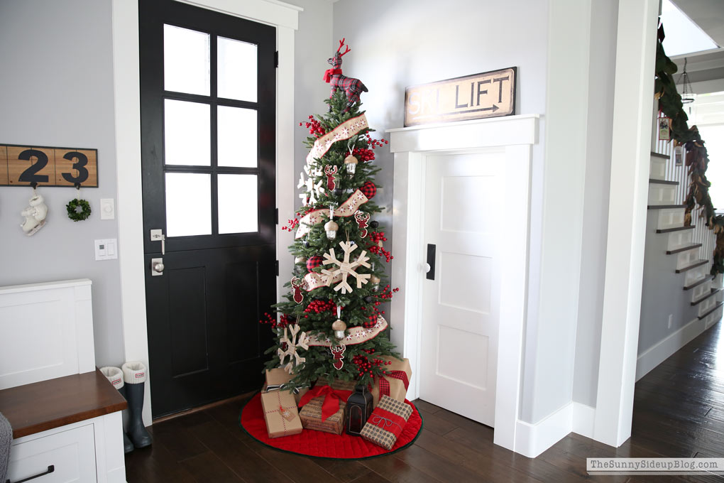 mudroom-christmas-decor-sunny-side-up