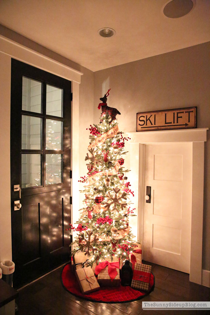 mudroom-christmas-snowflake-mudroom-tree