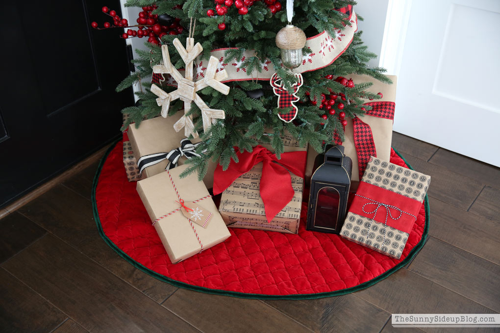 red-christmas-tree-skirt