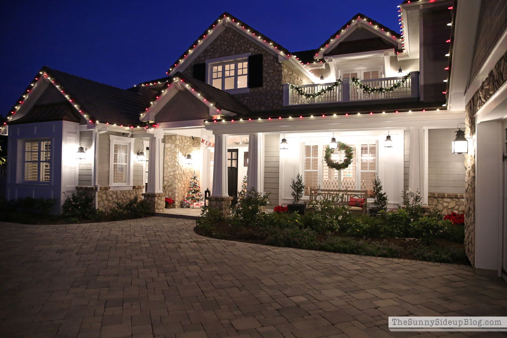 sunny-side-up-craftsman-home-christmas-lights