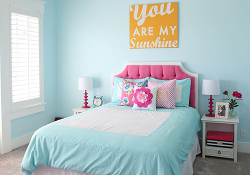 Pink and Aqua Blue Preteen Girl’s Bedroom