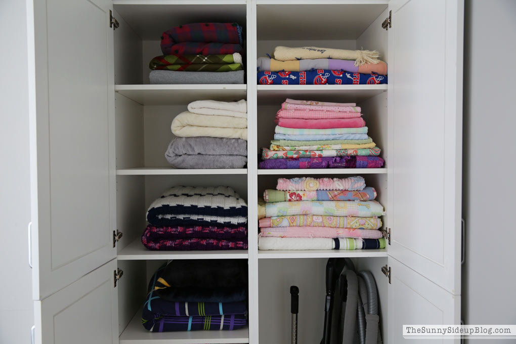 Organized Blankets and Towels