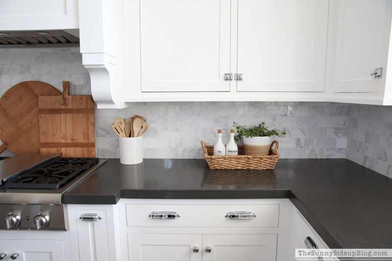 black quartz countertops - fall kitchen decor