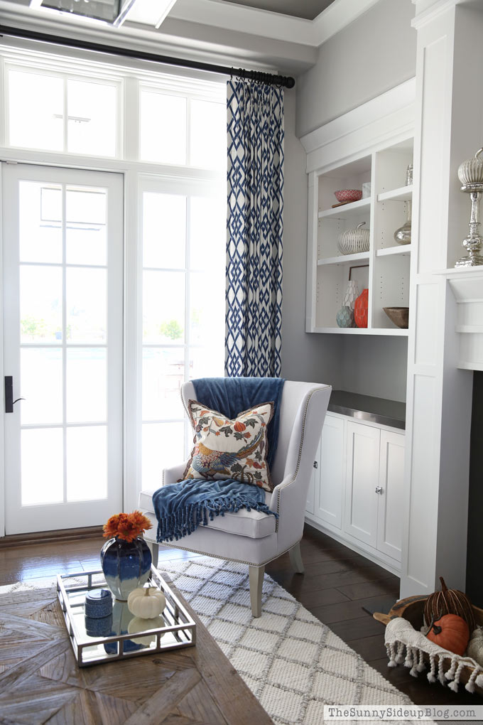 coffered-ceiling-white-molding-grey-paint