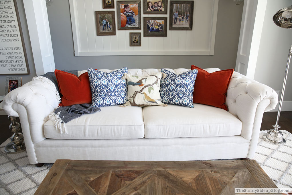 fall-pillows-planked-gallery-wall