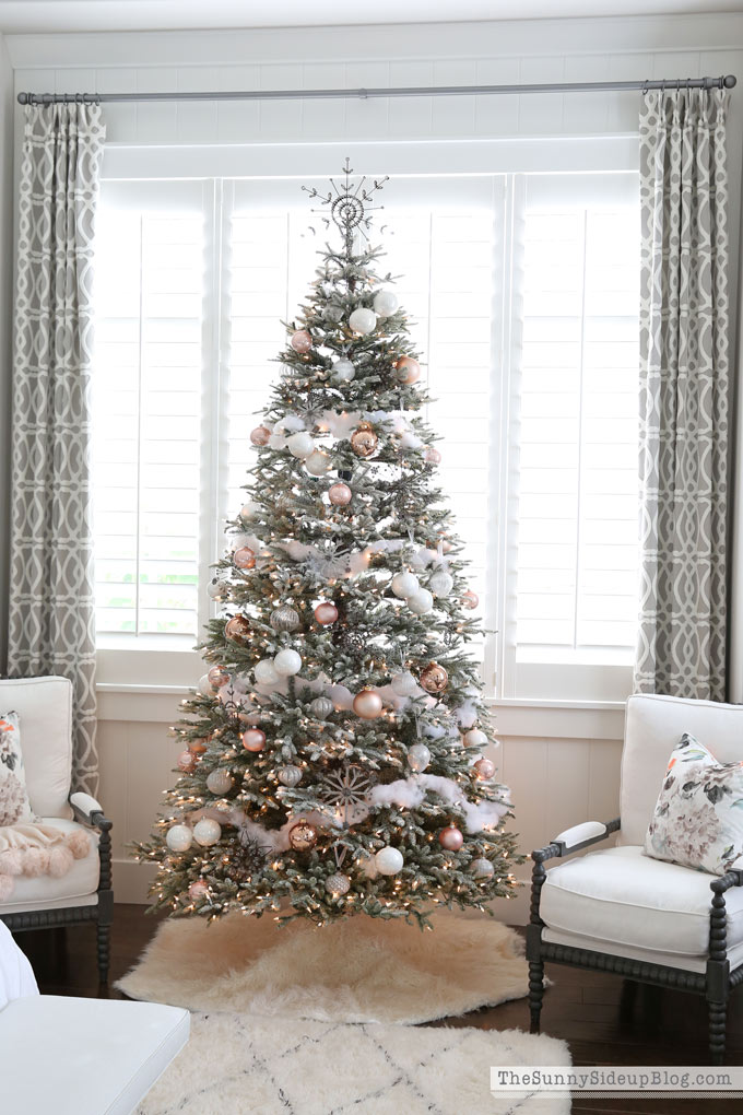 Woodsy Glam Christmas Tree (and favorite holiday pillows!) - The Sunny Side  Up Blog