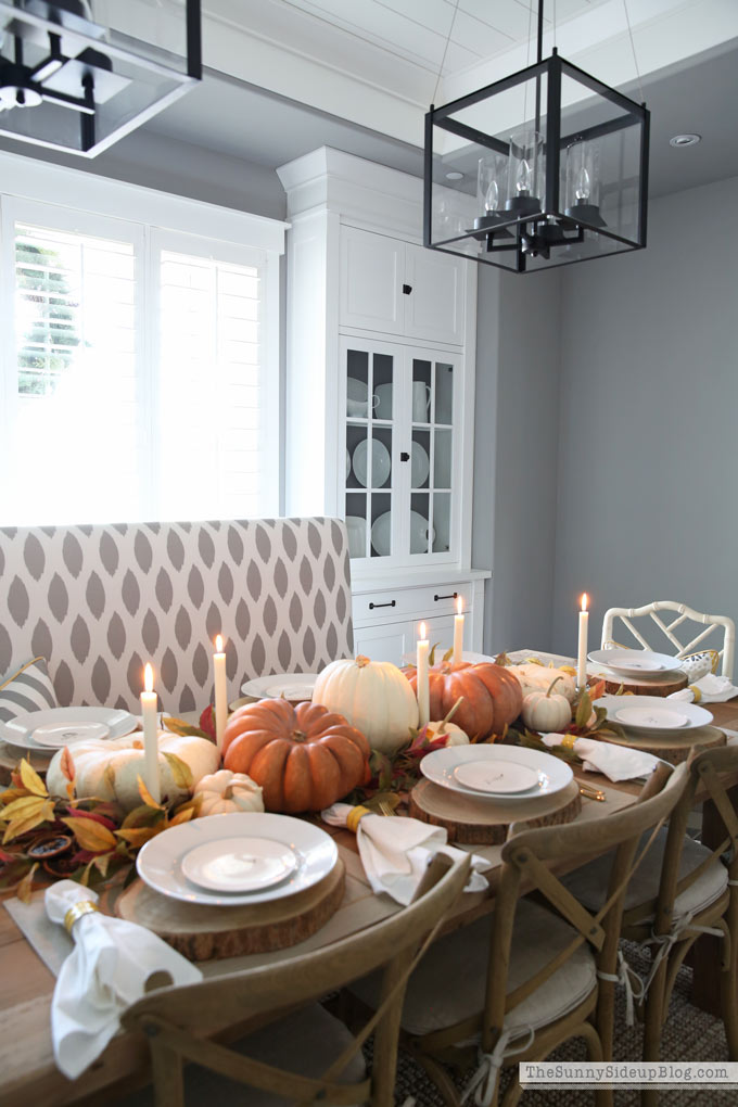 Thanksgiving Pumpkin tablescape with recess peanut butter cheesecake