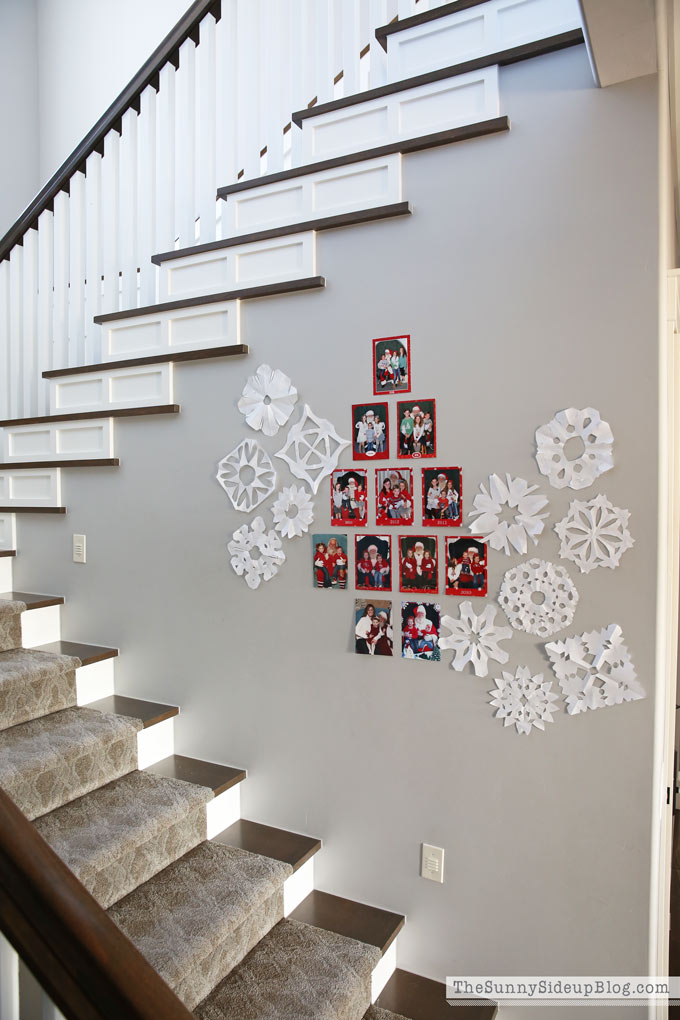 Santa Picture Display Wall (Sunny Side Up)