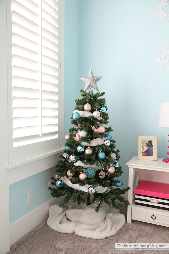 blue and pink Christmas tree