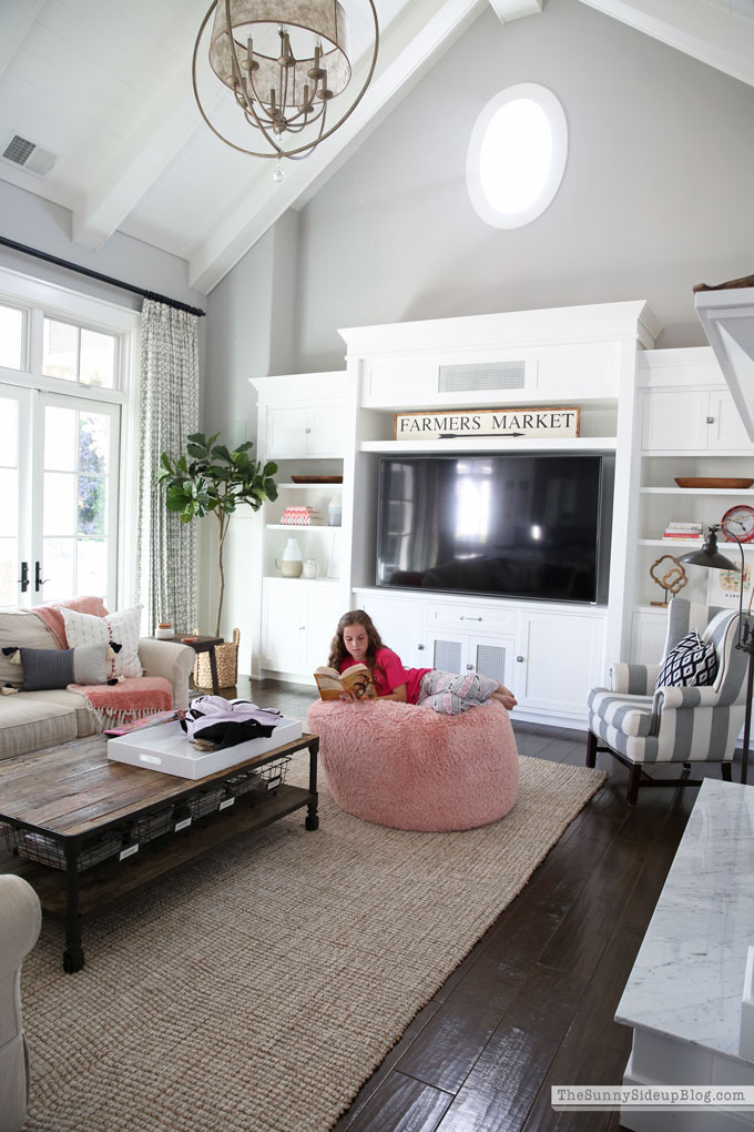 Kids' Bedroom Photo Display (Sunny Side Up)
