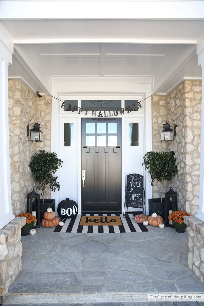 Halloween Porch Decor (Sunny Side Up)