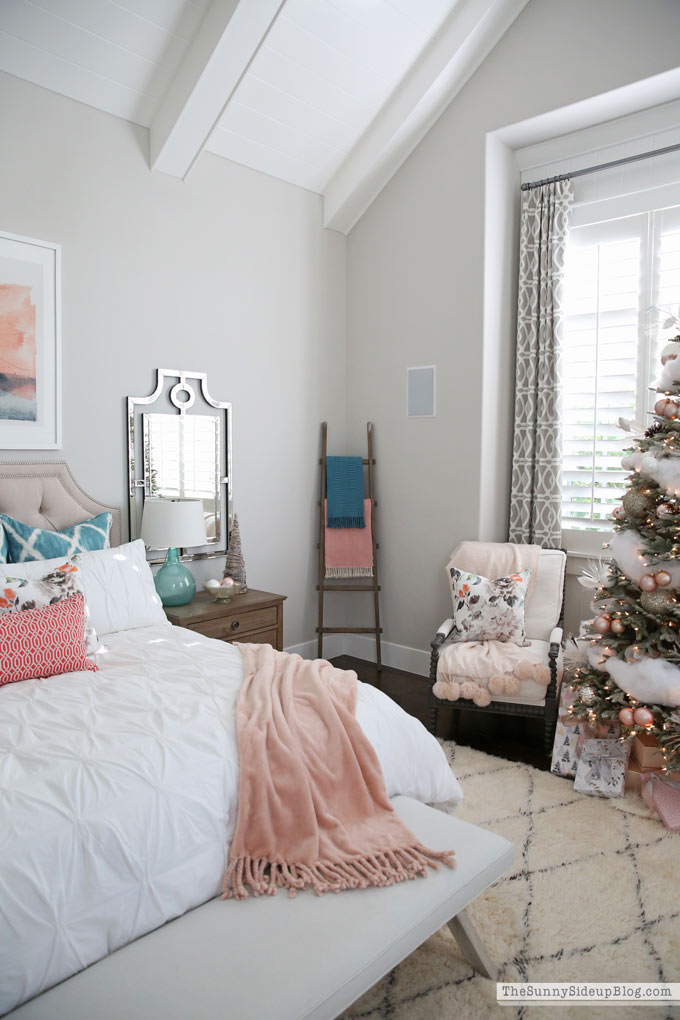 Master Bedroom Christmas Decor (Sunny Side Up)
