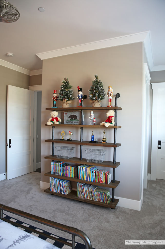 Boys Bedroom Christmas Decor (Sunny Side Up)