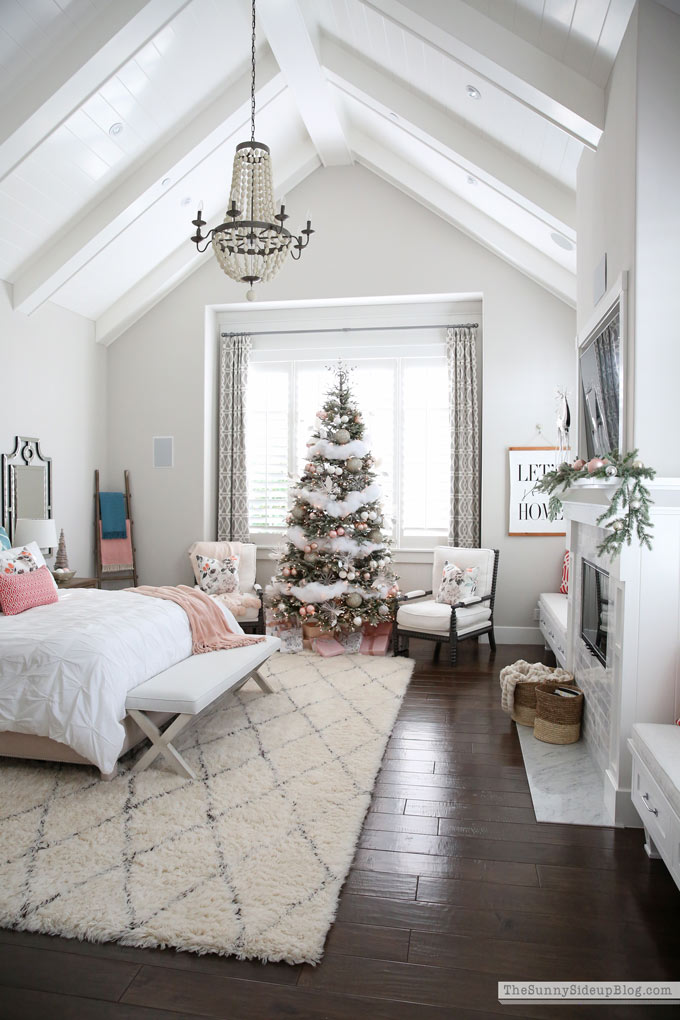 Master Bedroom Christmas Decor (Sunny Side Up)